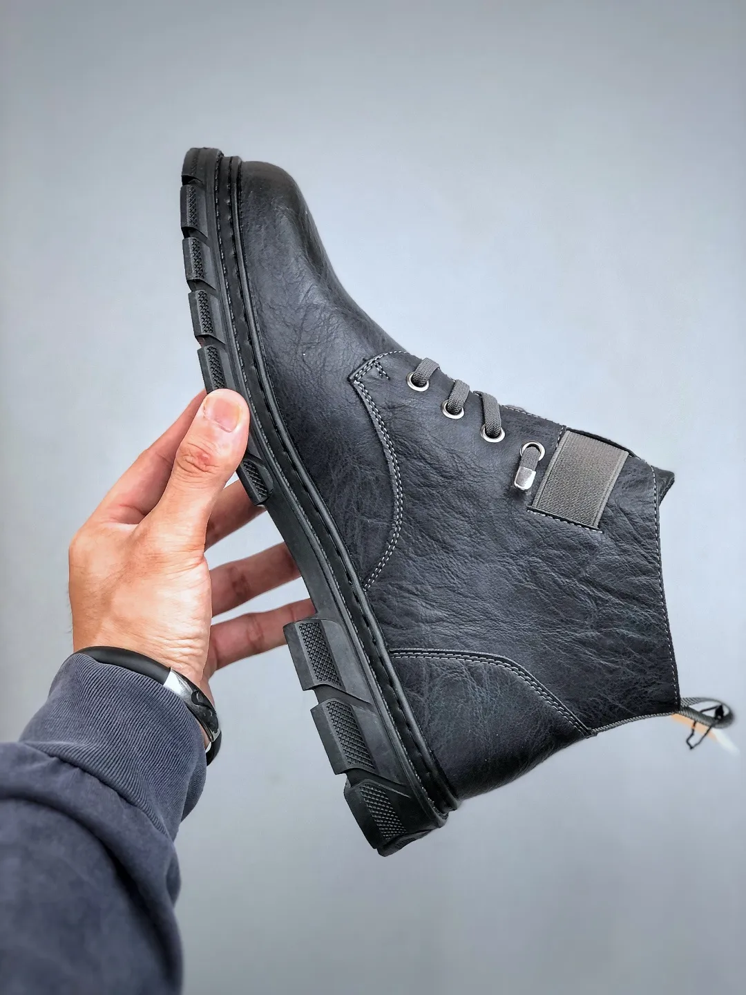 Local pickup 💰 520 supports store Timberland/Timberland classic 25ss new high-top classic re-engineered brand new upgrade Guangdong factory quality original box original packaging The fabric is made of top Italian frosted cowhide with anti-odor and anti-corrosion genuine leather latex insoles to give you a perfect wearing experience quality and durable, a must-have for sportsmen Specially designed to handle handsomeness High-quality foot feel first-class Exclusive supply Size: 38-44